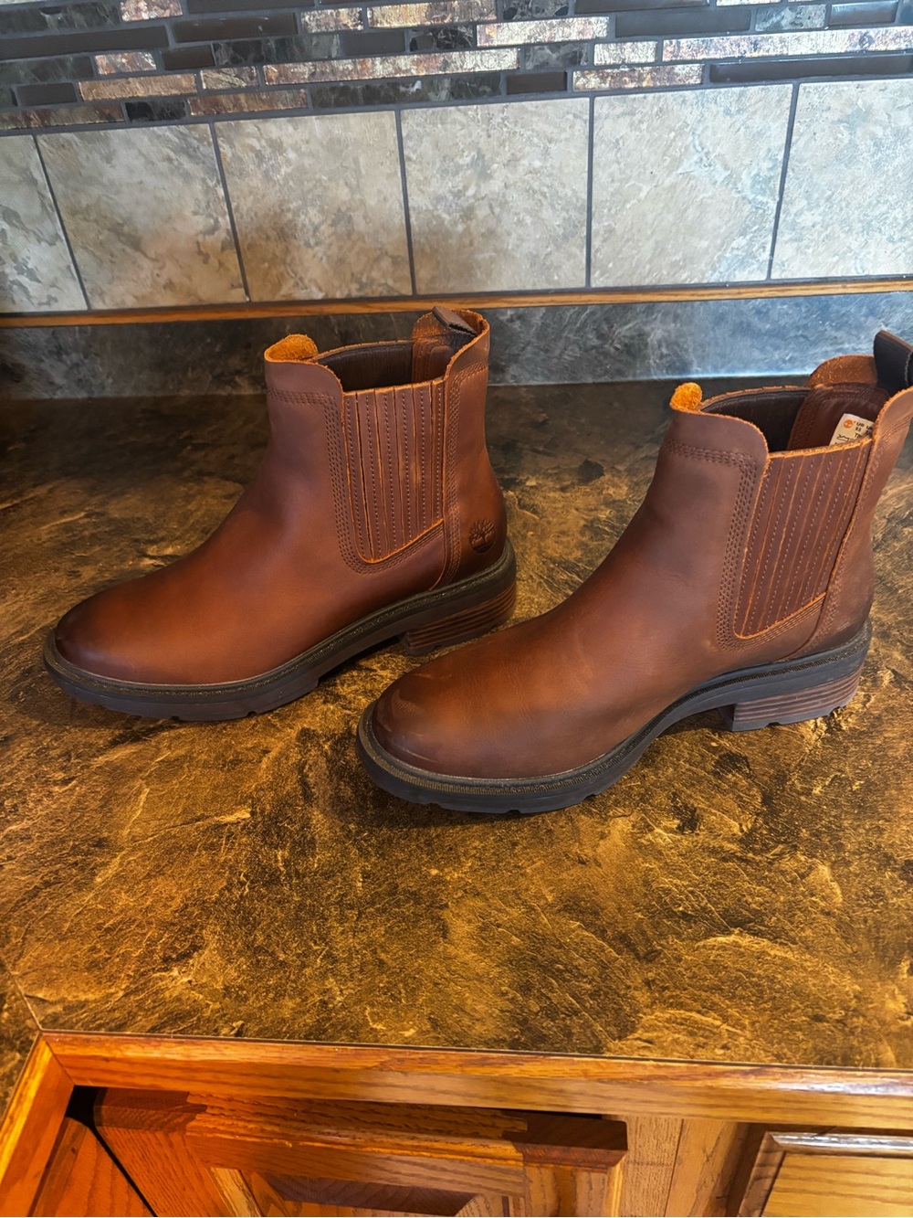 Timberland Like New Women’s  Brown Chukka Chelsea Boots